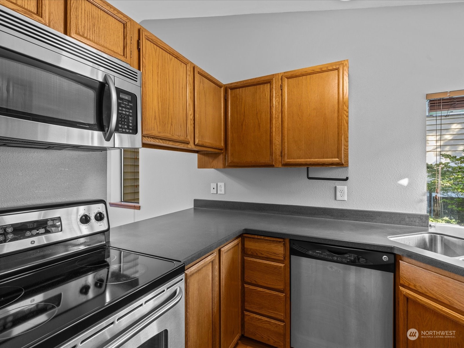 406 10th Street Unit: C302