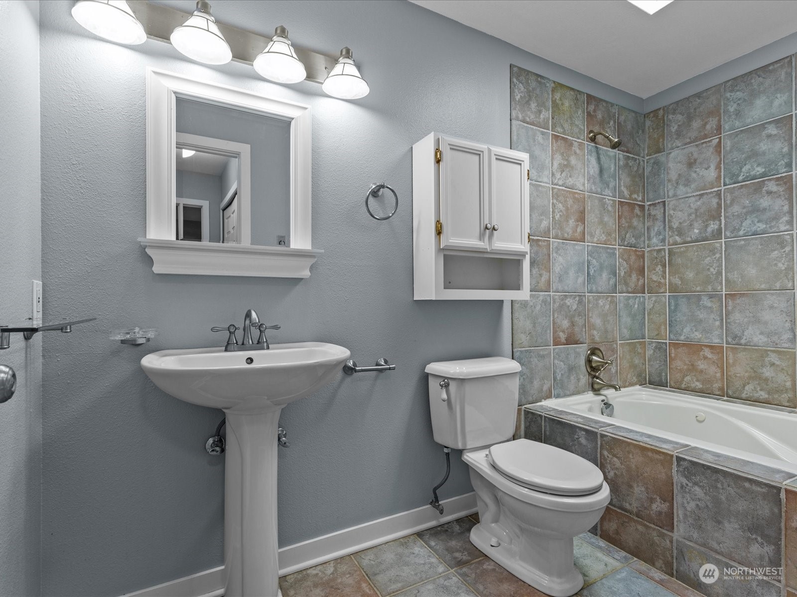 406 10th Street Unit: C302