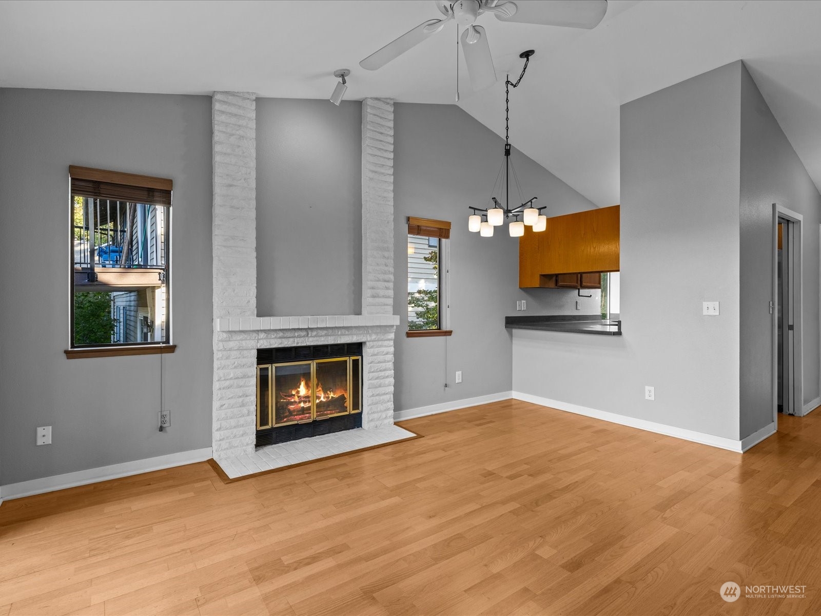 406 10th Street Unit: C302