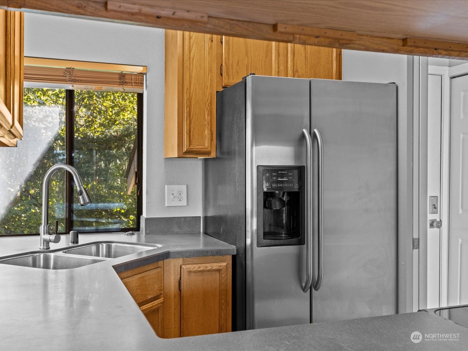 406 10th Street Unit: C302