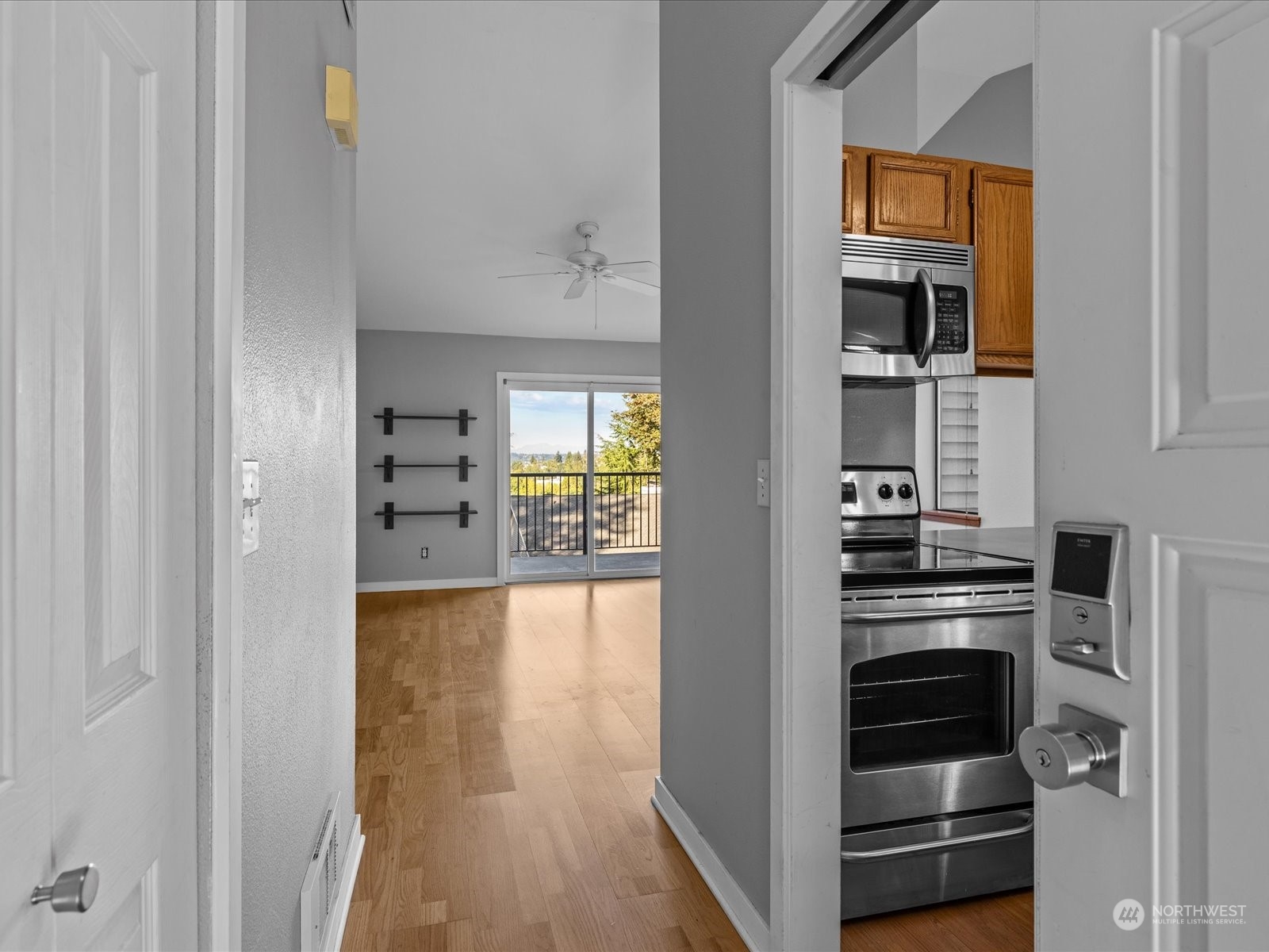 406 10th Street Unit: C302