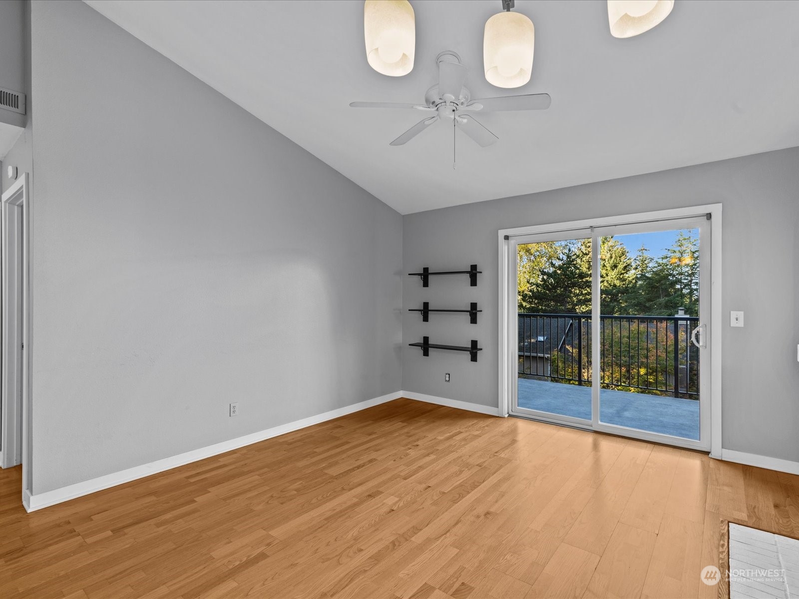 406 10th Street Unit: C302