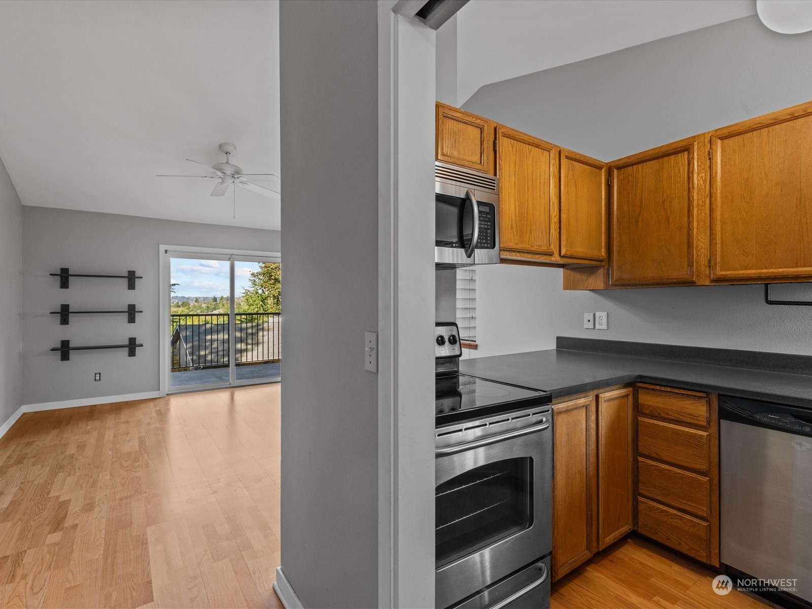406 10th Street Unit: C302