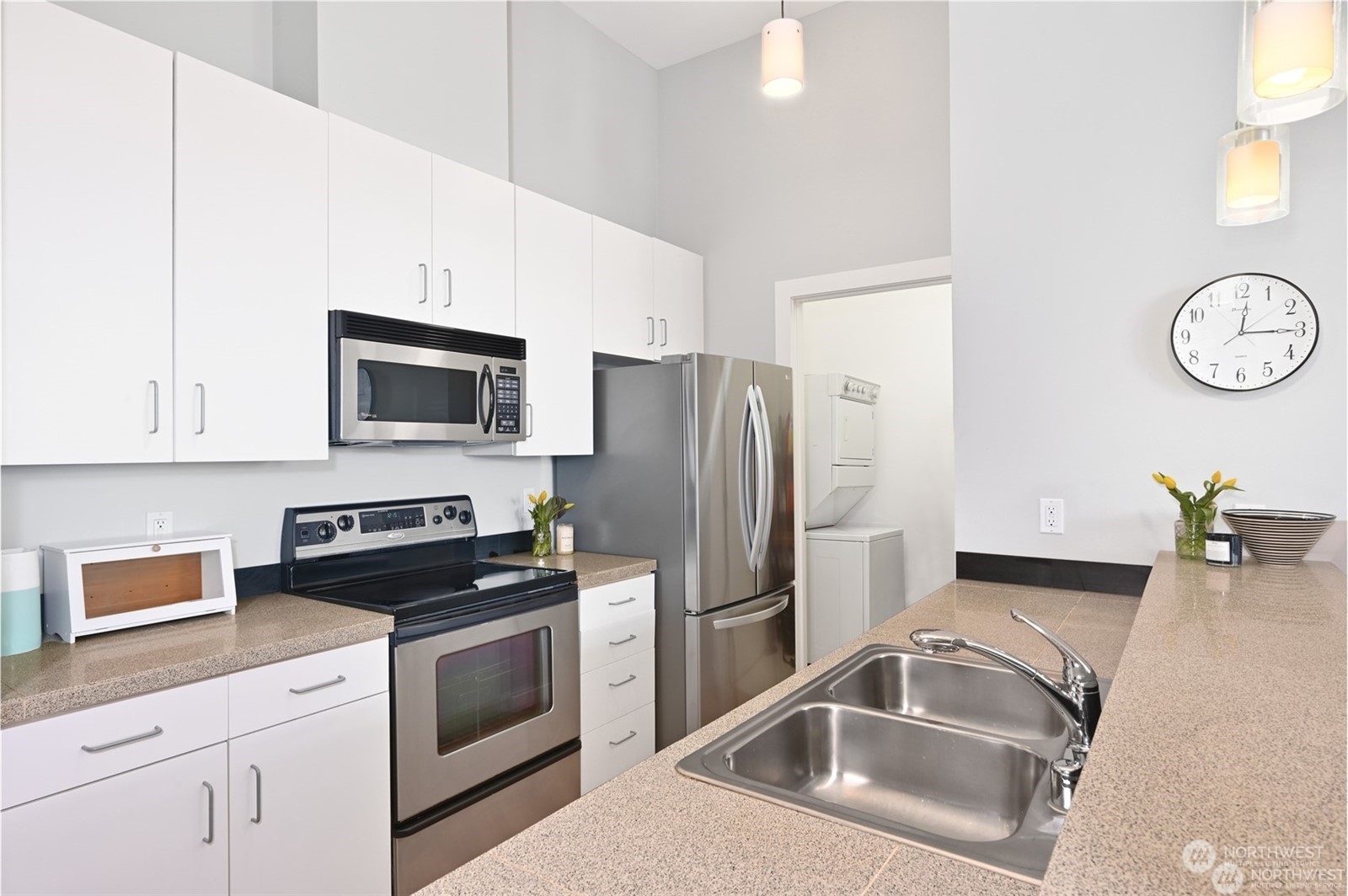 655 Crockett Street Unit: B106