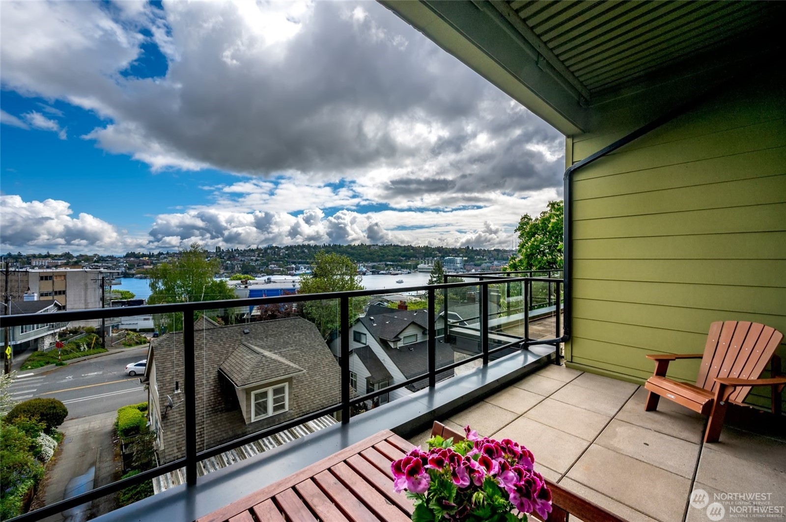 655 Crockett Street Unit: B106