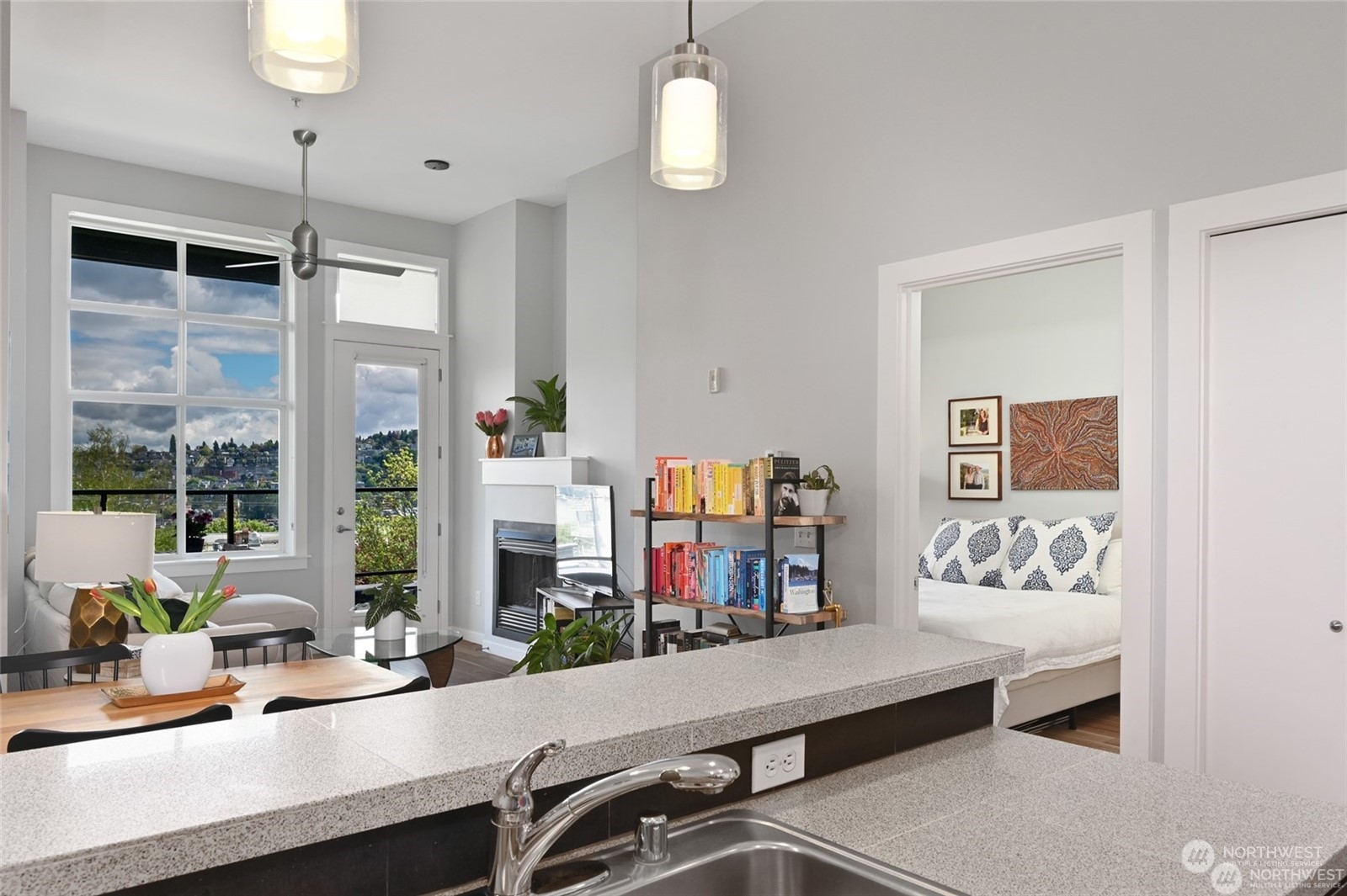 655 Crockett Street Unit: B106