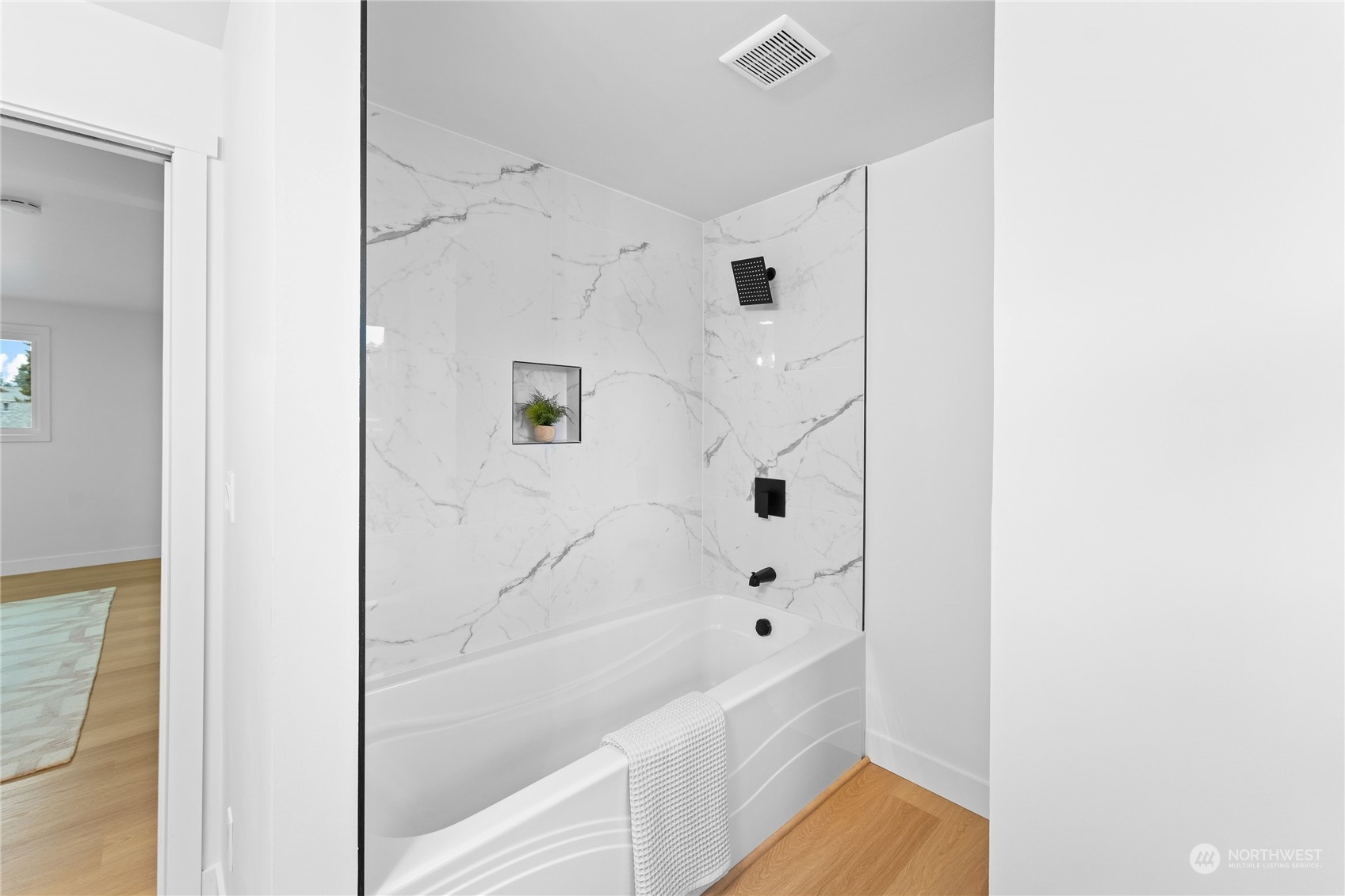 2422 Larlin Dr