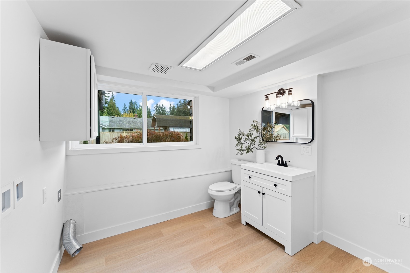 2422 Larlin Dr