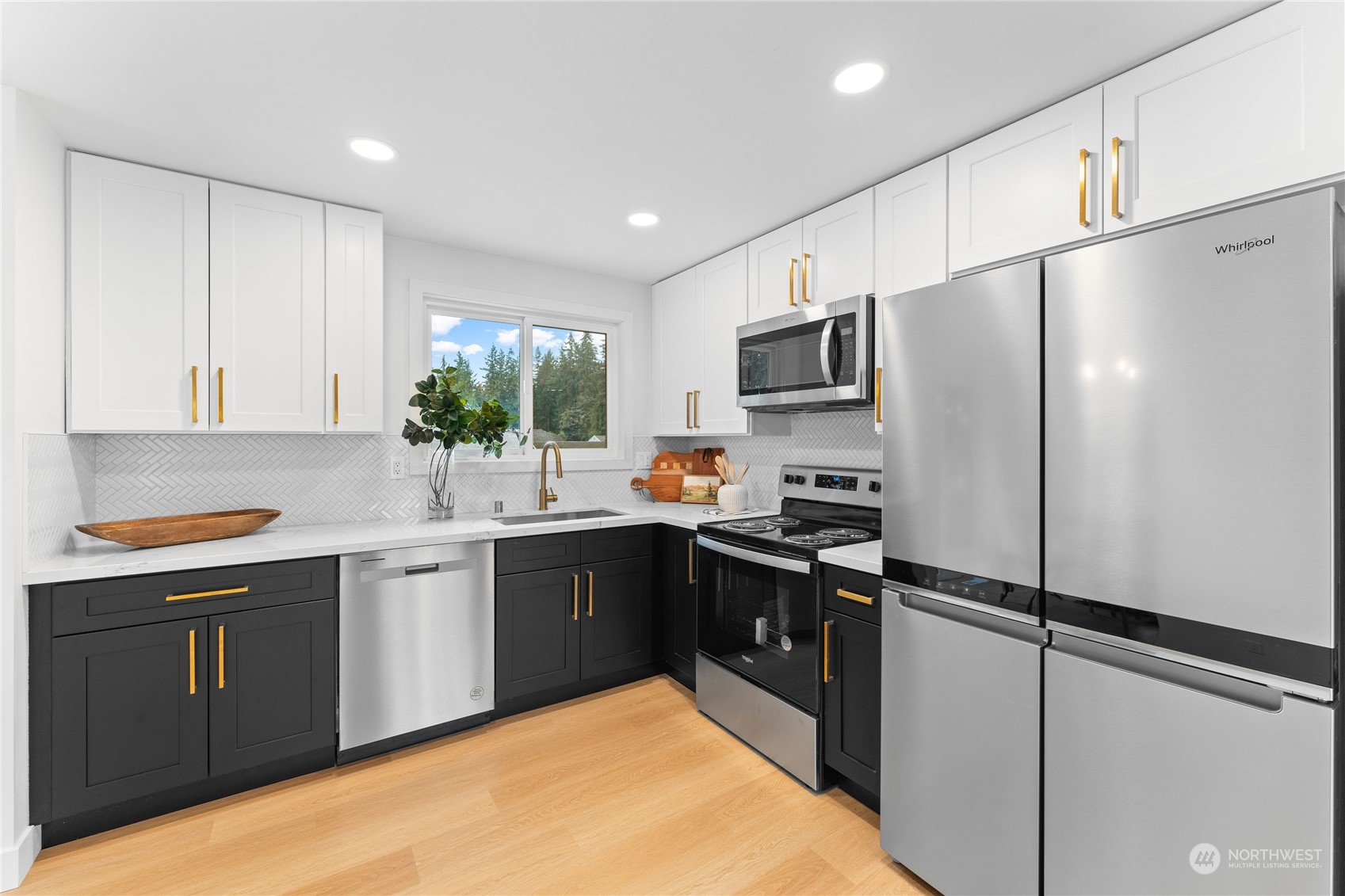2422 Larlin Dr