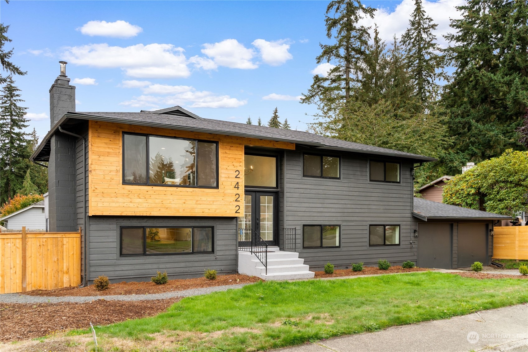 2422 Larlin Dr