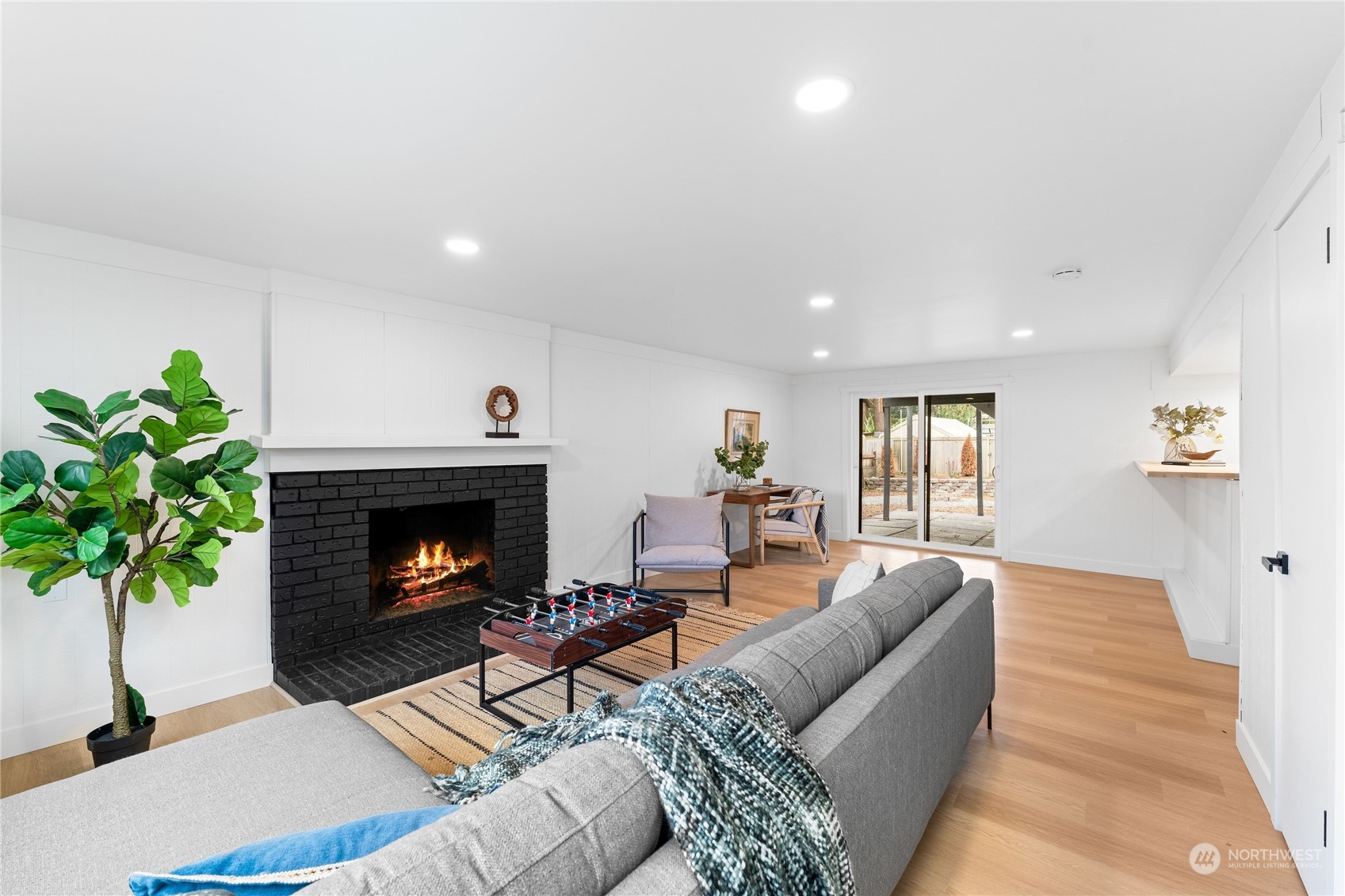 2422 Larlin Dr