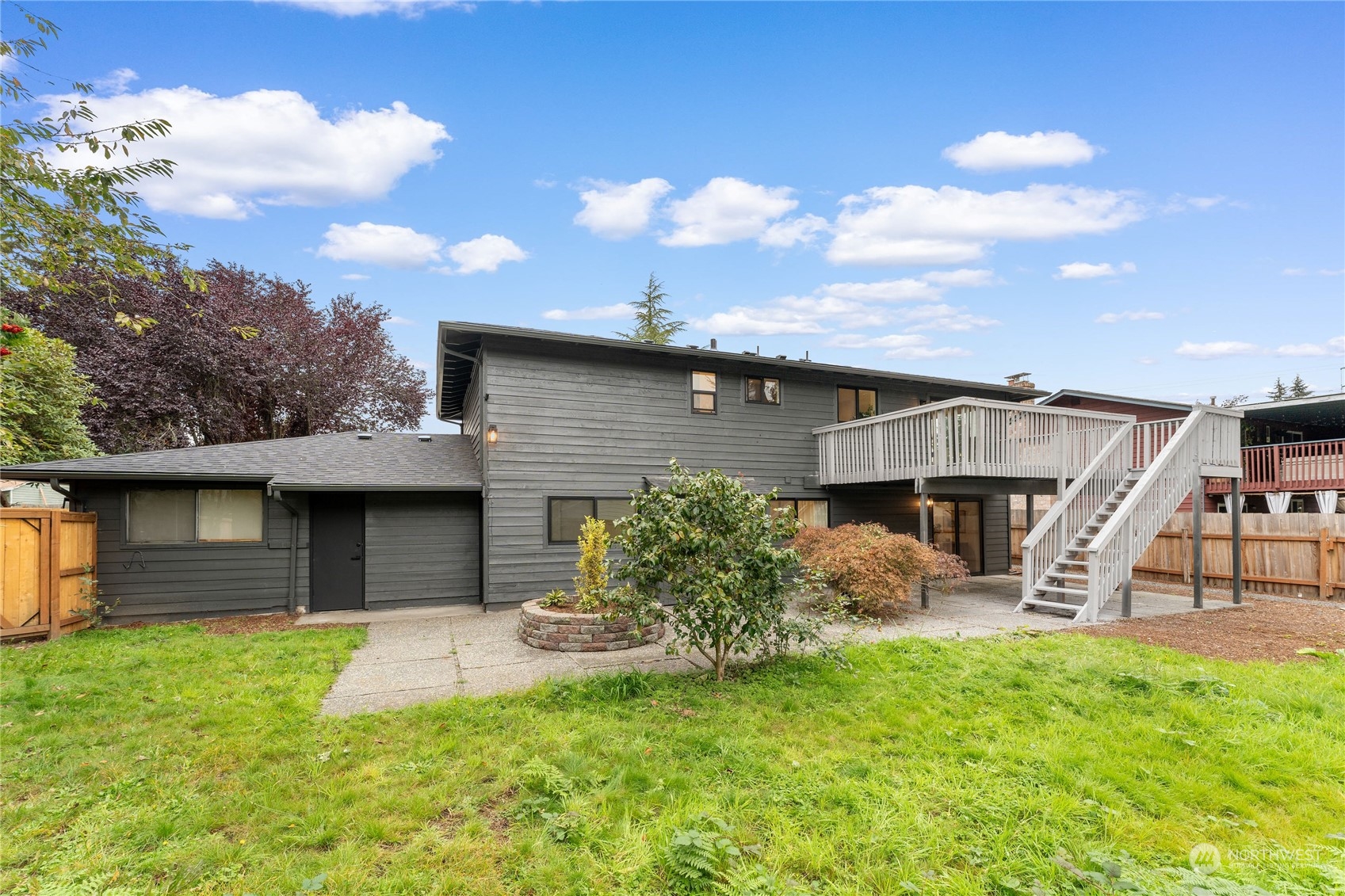 2422 Larlin Dr