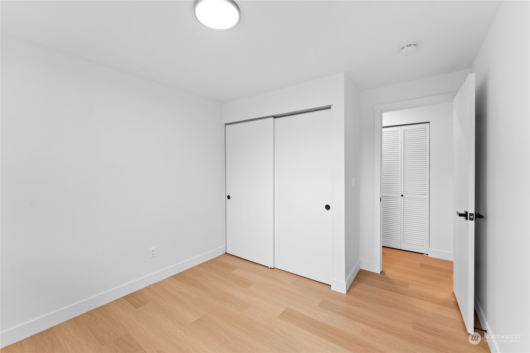 2422 Larlin Dr