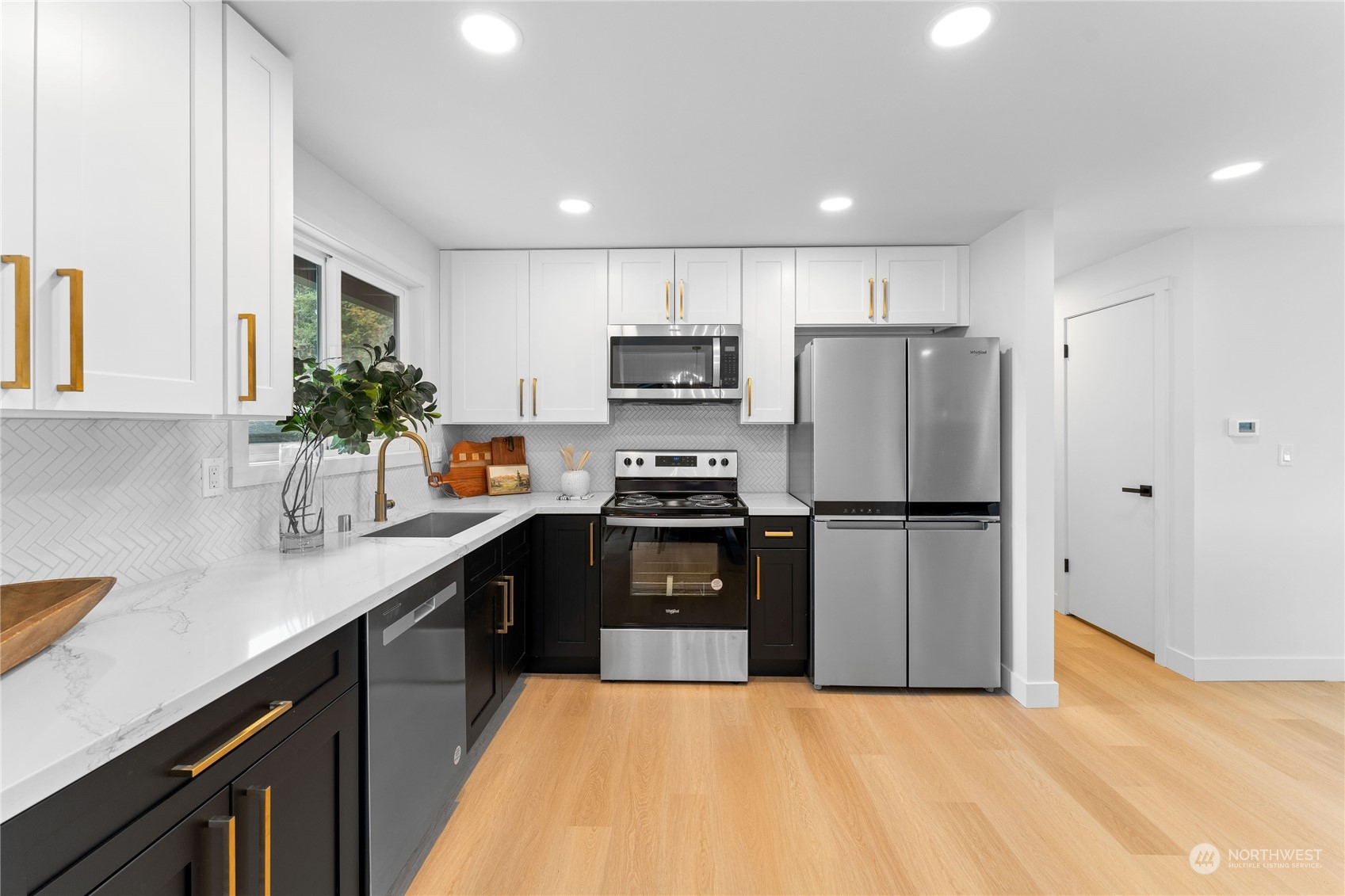 2422 Larlin Dr
