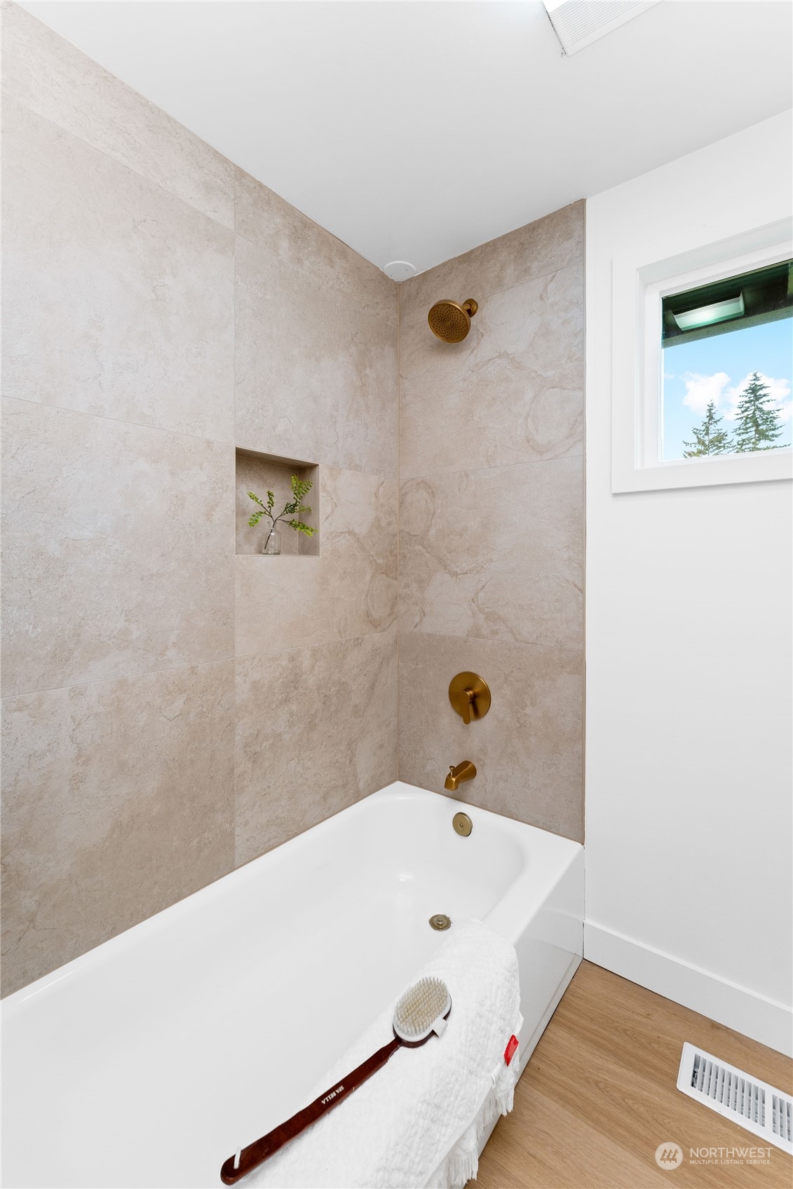 2422 Larlin Dr