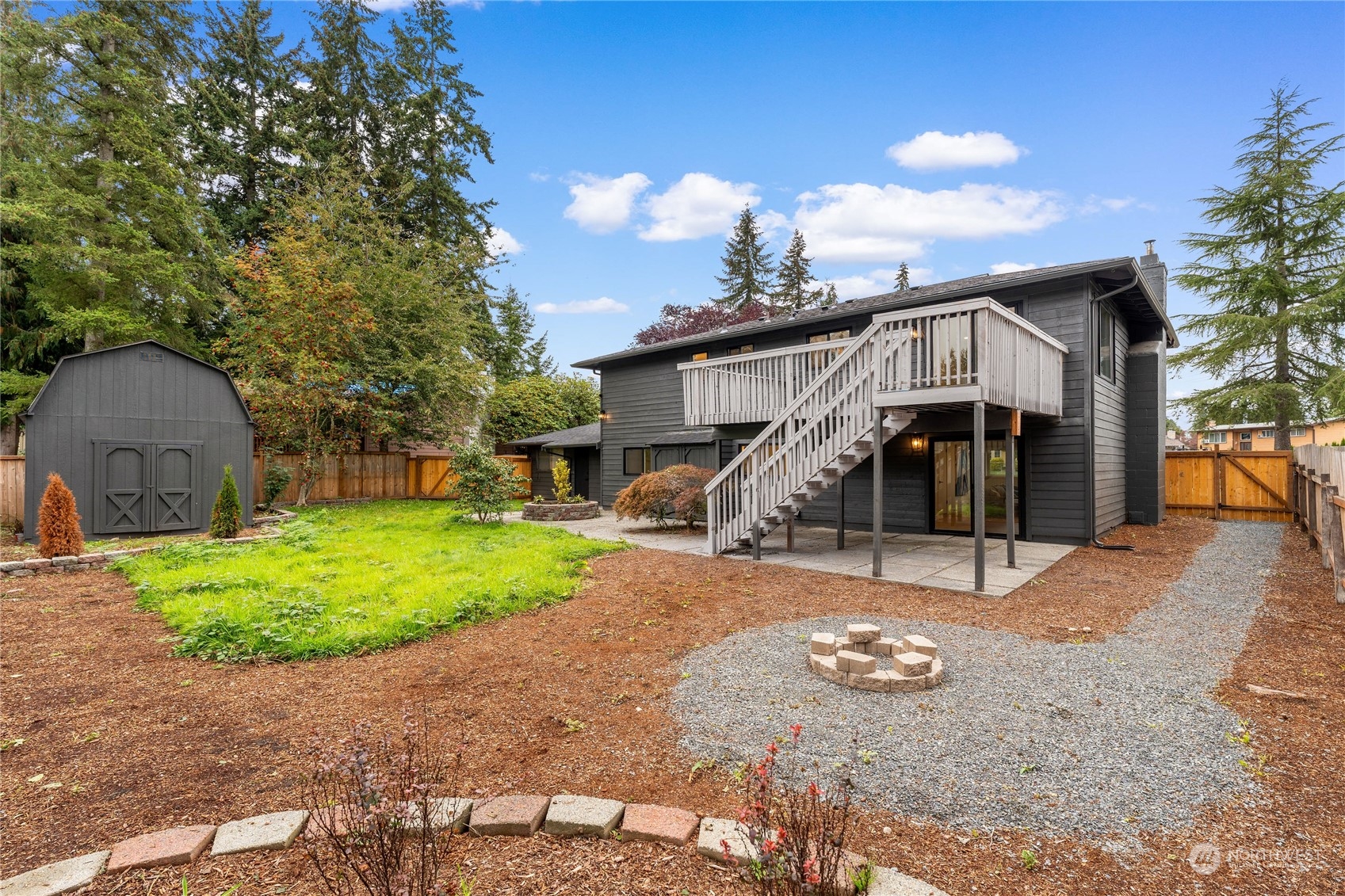 2422 Larlin Dr
