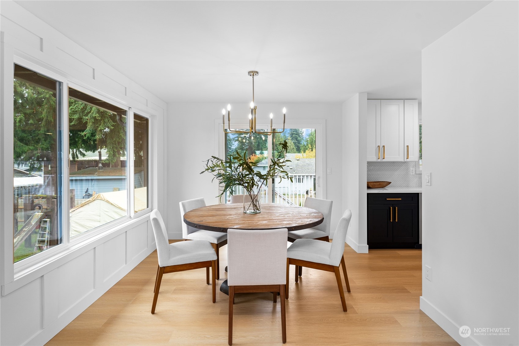 2422 Larlin Dr