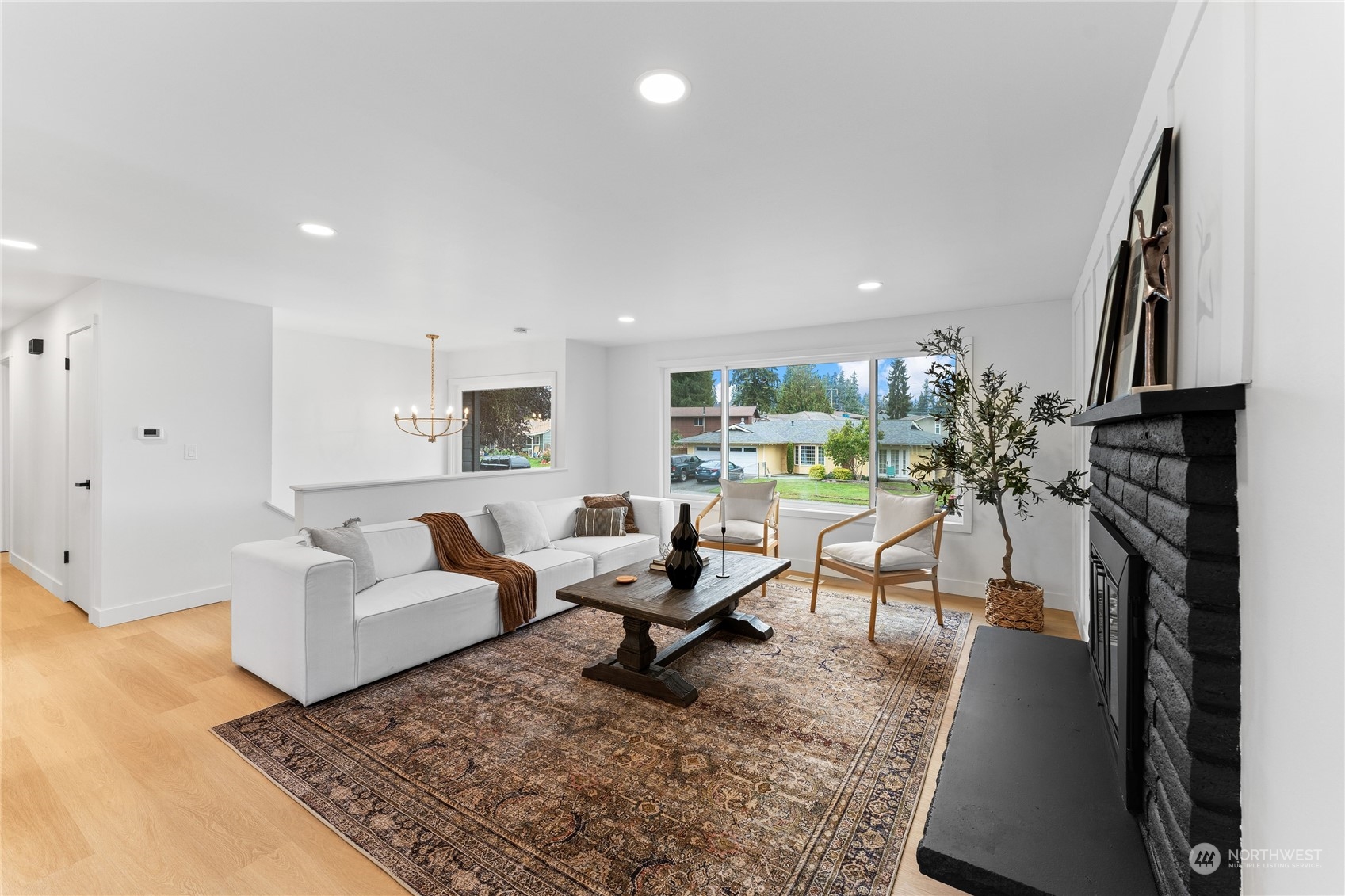 2422 Larlin Dr