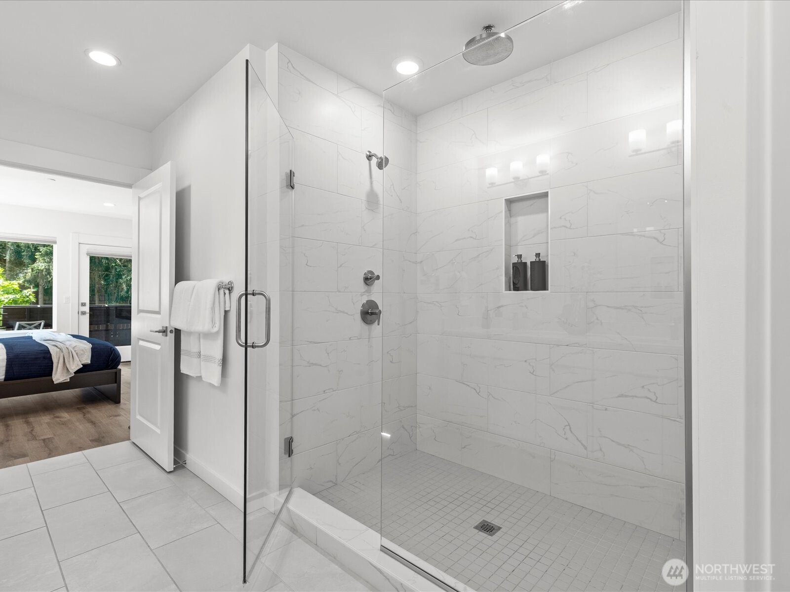 15528 NE 15th Place Unit: 201