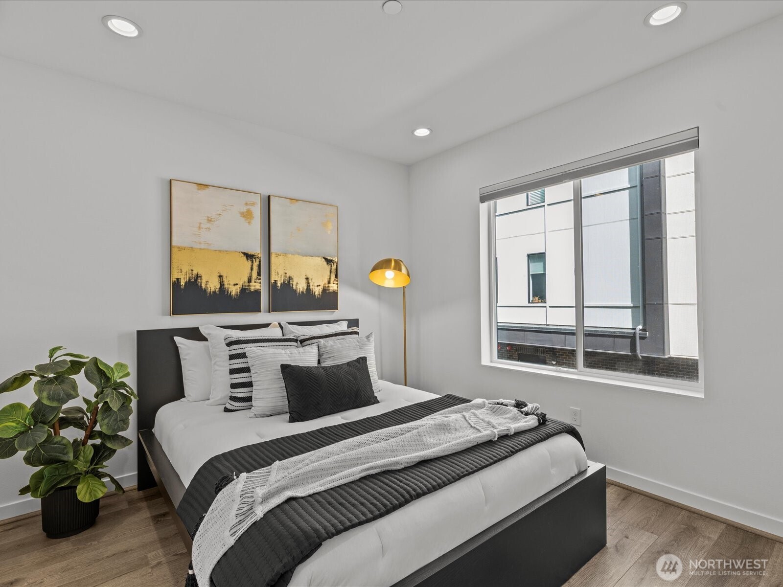 15528 NE 15th Place Unit: 201