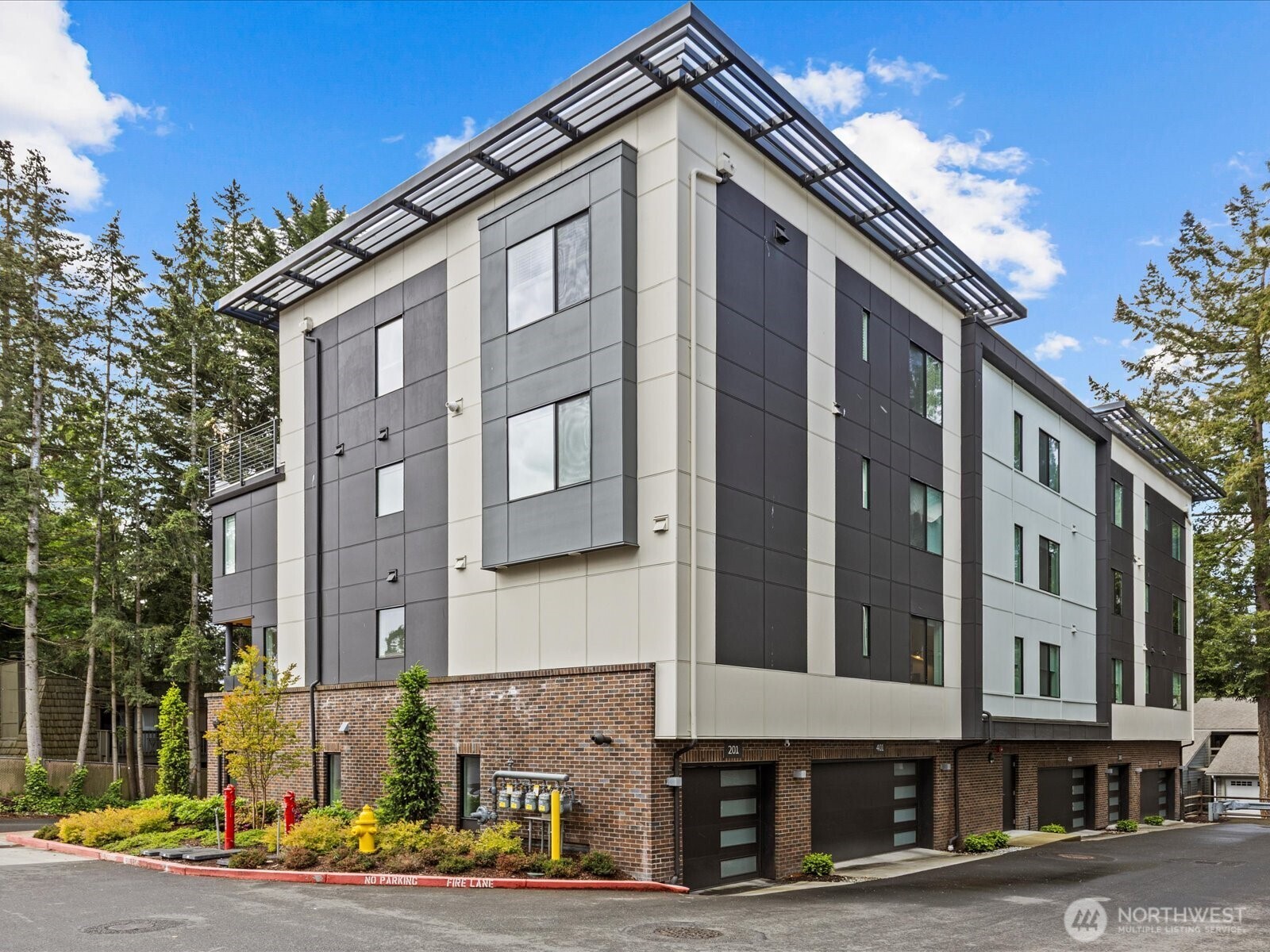 15528 NE 15th Place Unit: 201