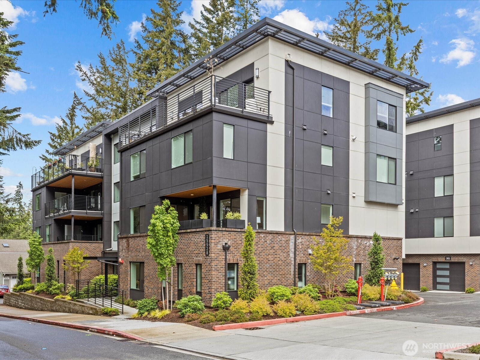 15528 NE 15th Place Unit: 201