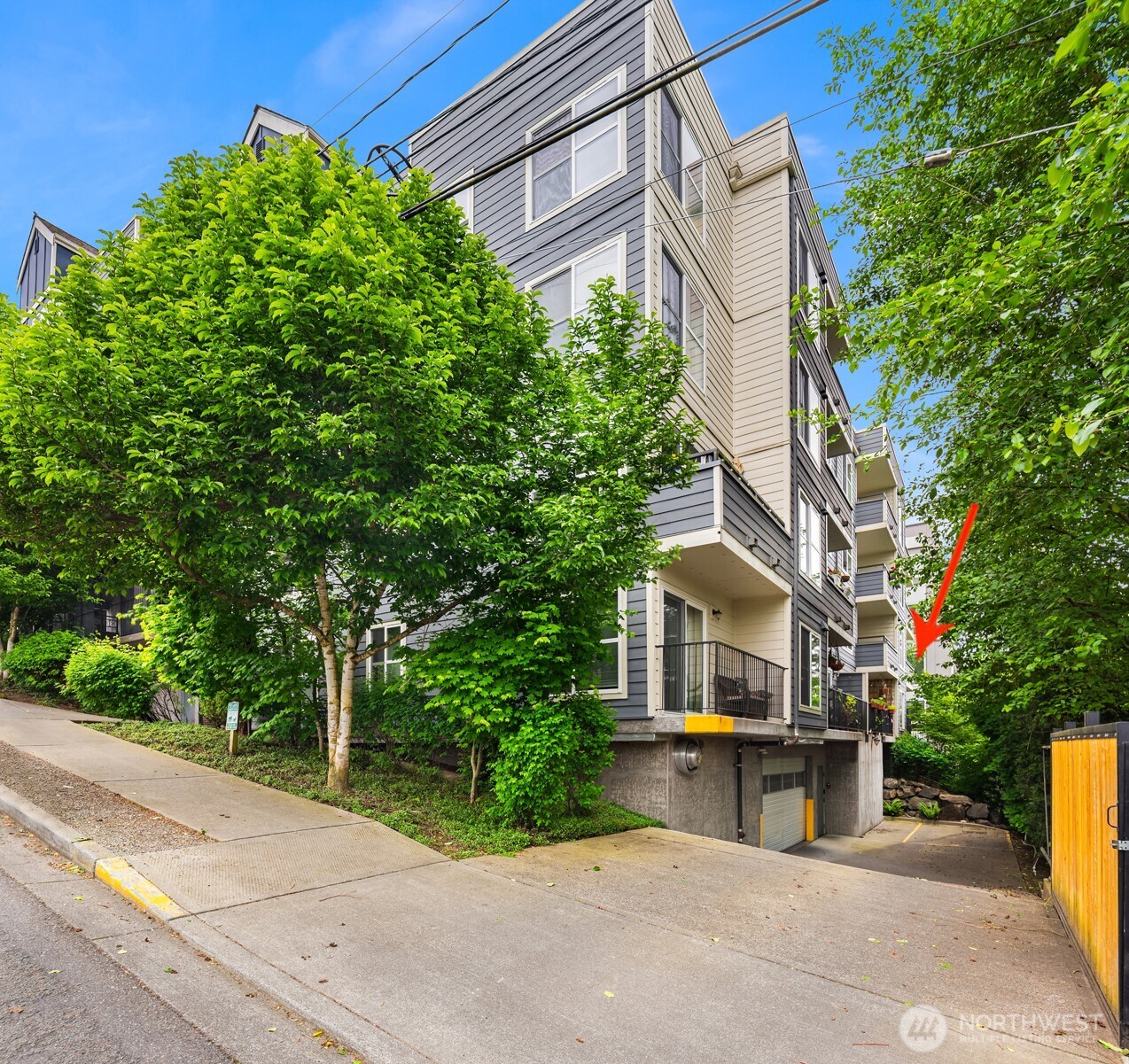 9057 Greenwood Avenue N Unit: 201