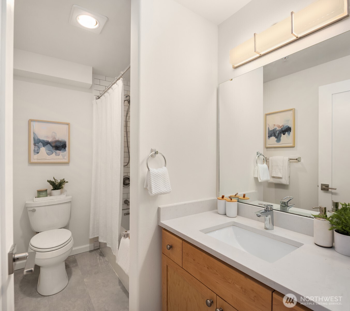 9057 Greenwood Avenue N Unit: 201