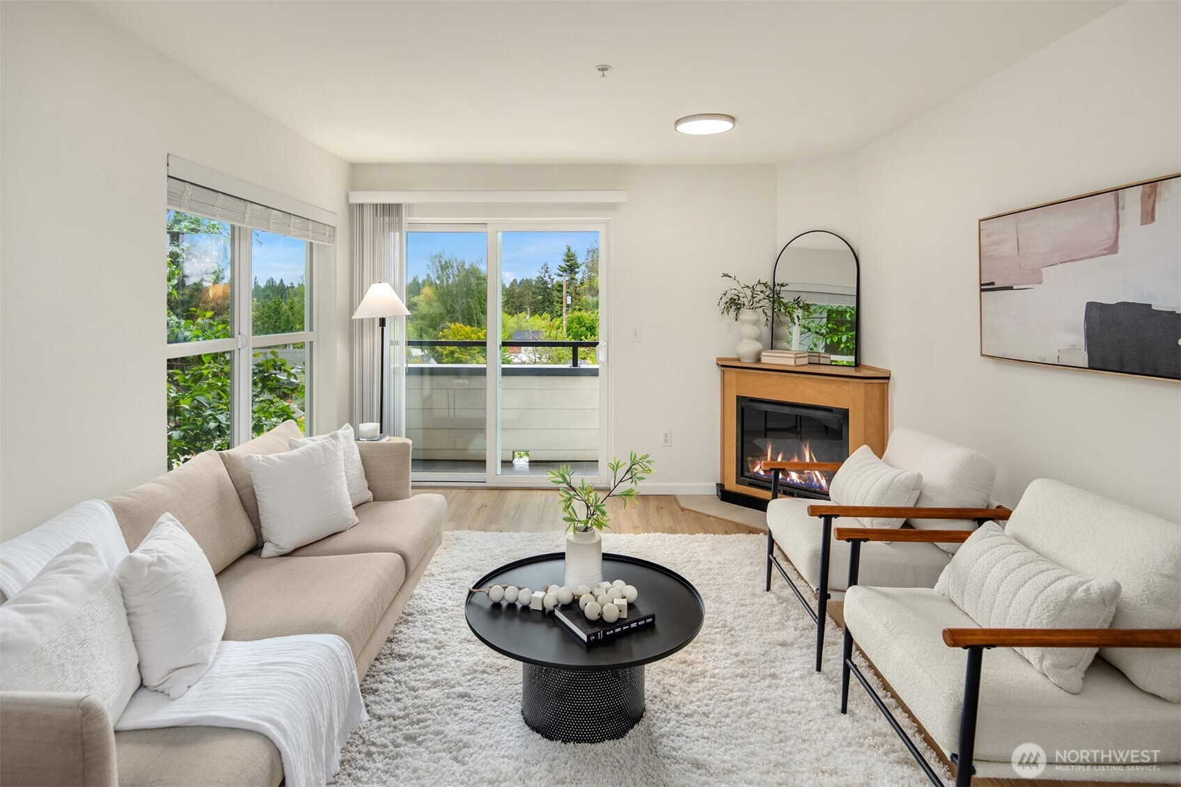 9057 Greenwood Avenue N Unit: 201