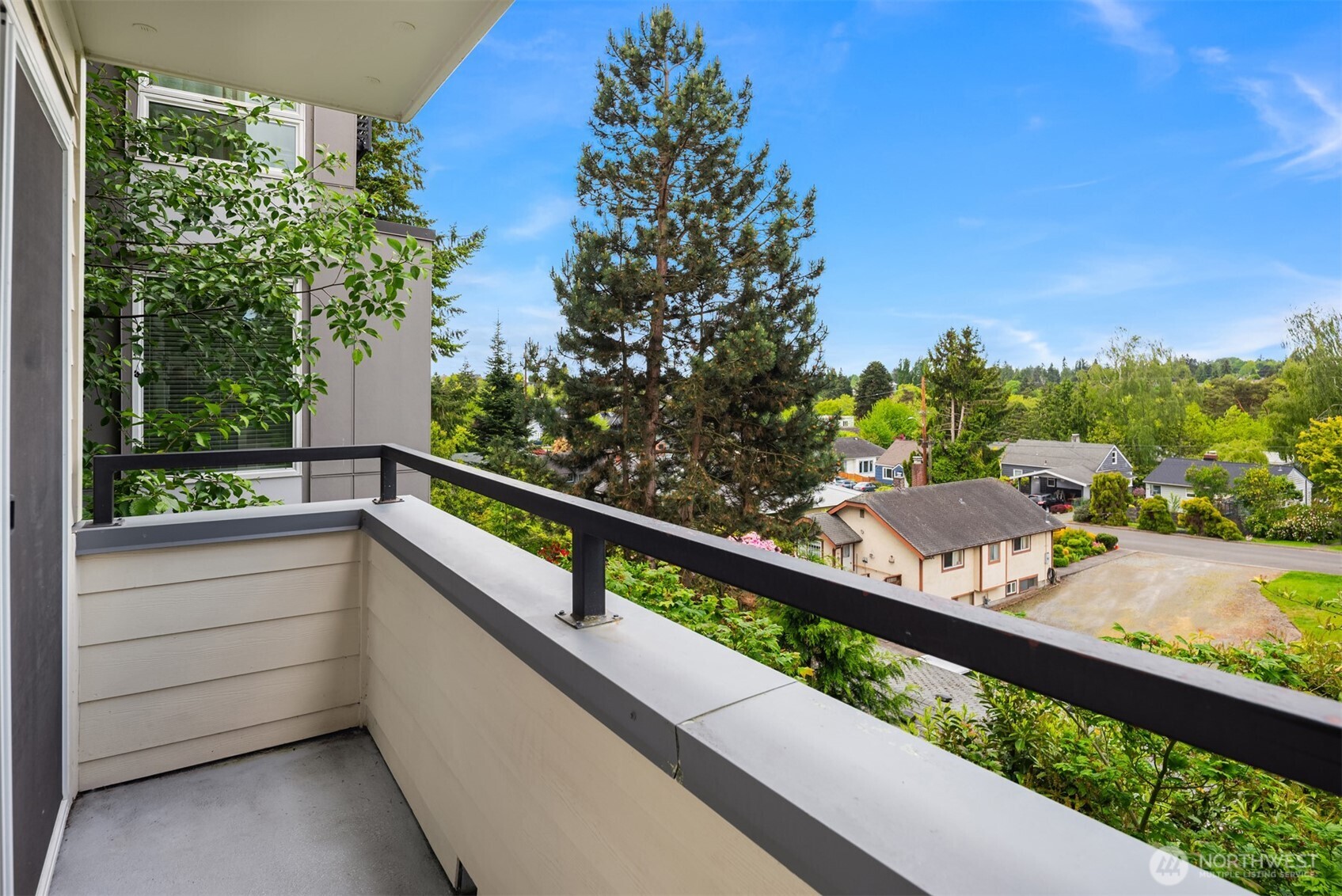 9057 Greenwood Avenue N Unit: 201