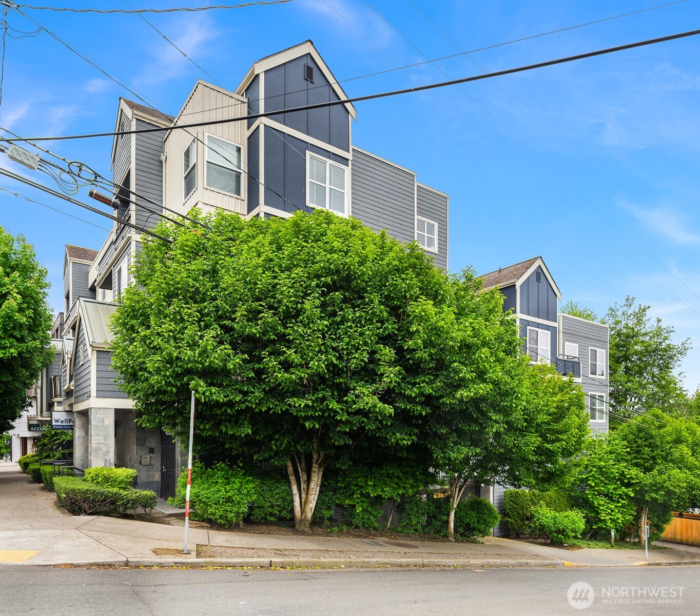 9057 Greenwood Avenue N Unit: 201