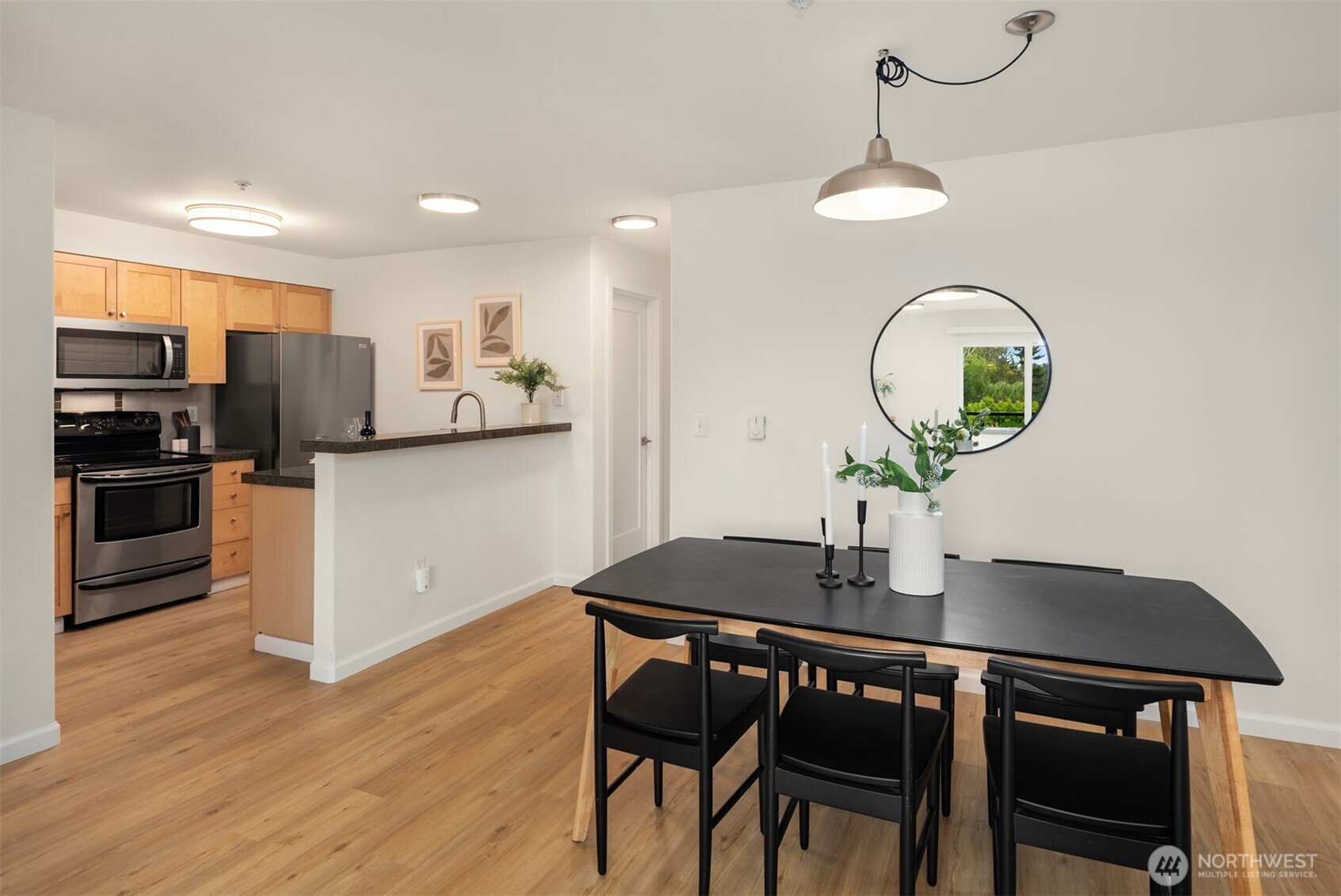 9057 Greenwood Avenue N Unit: 201