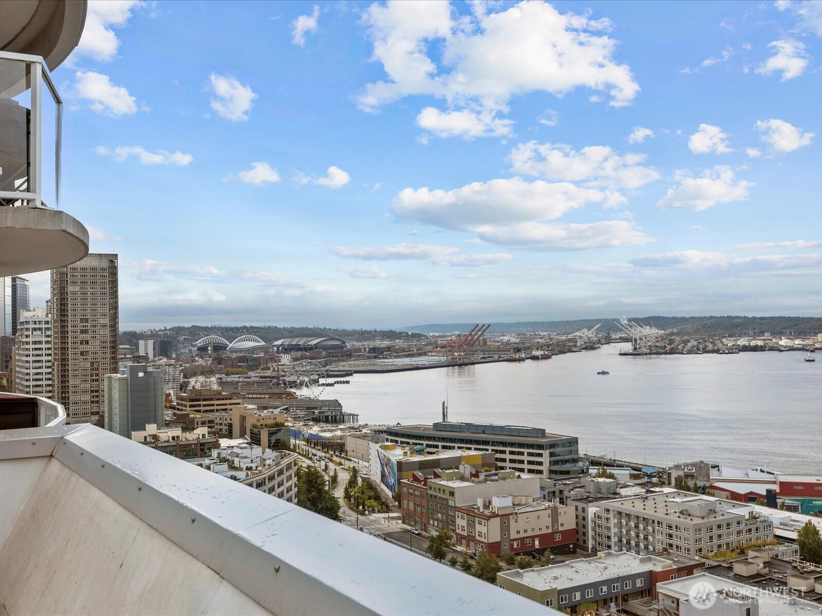 121 Vine Street Unit: 601
