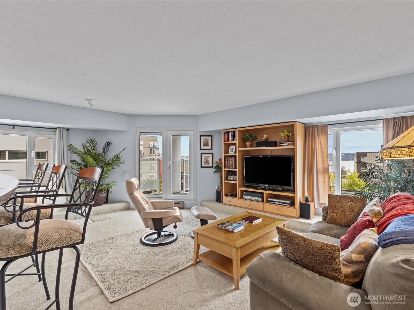 121 Vine Street Unit: 601