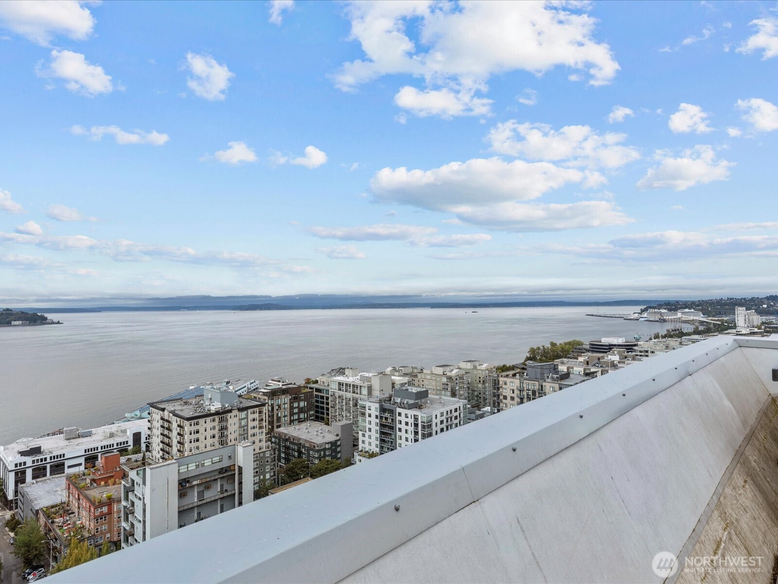 121 Vine Street Unit: 601
