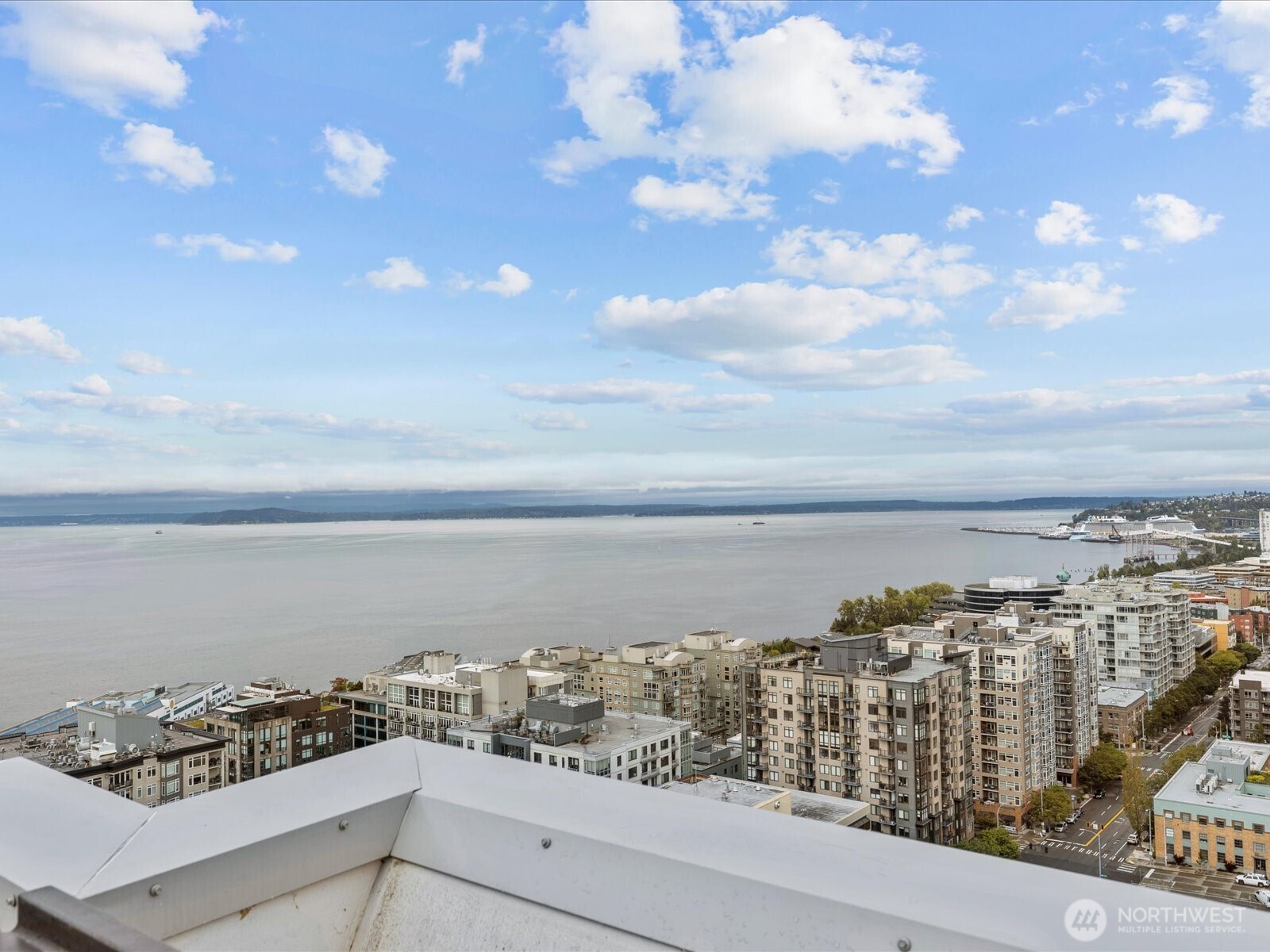 121 Vine Street Unit: 601