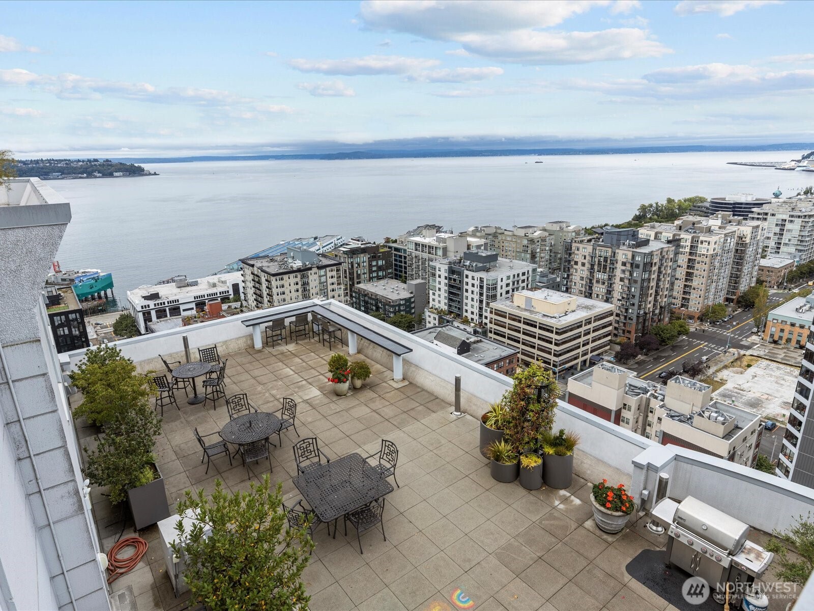 121 Vine Street Unit: 601