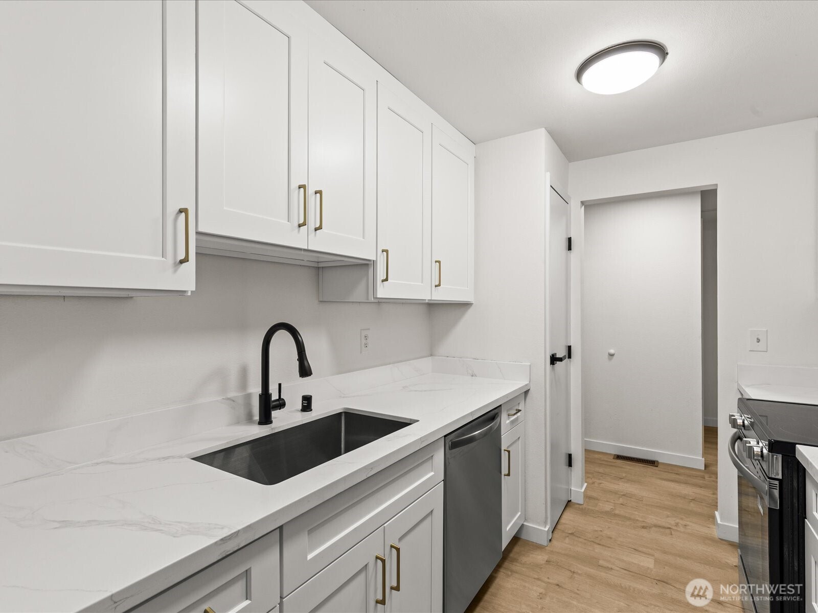 9905 NE 124th Street Unit: 703