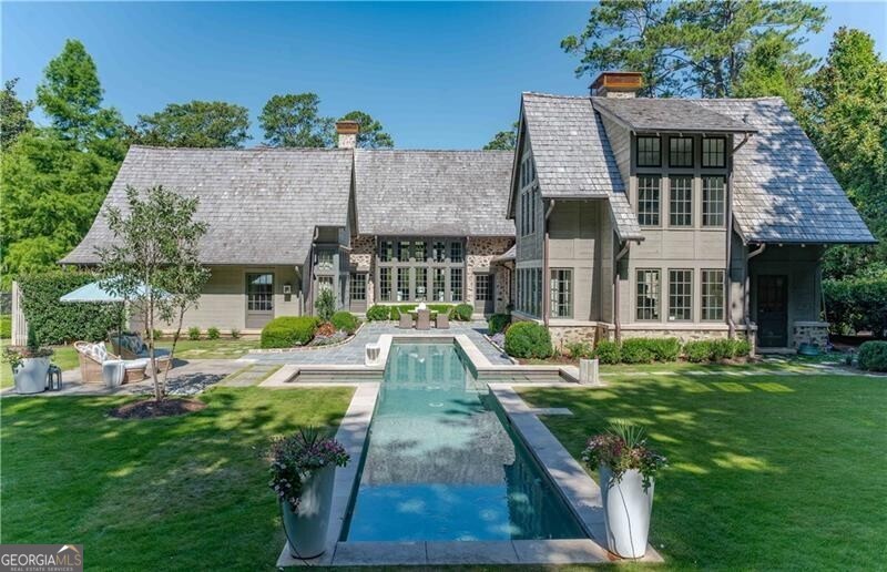 2979 Ridgewood Road NW