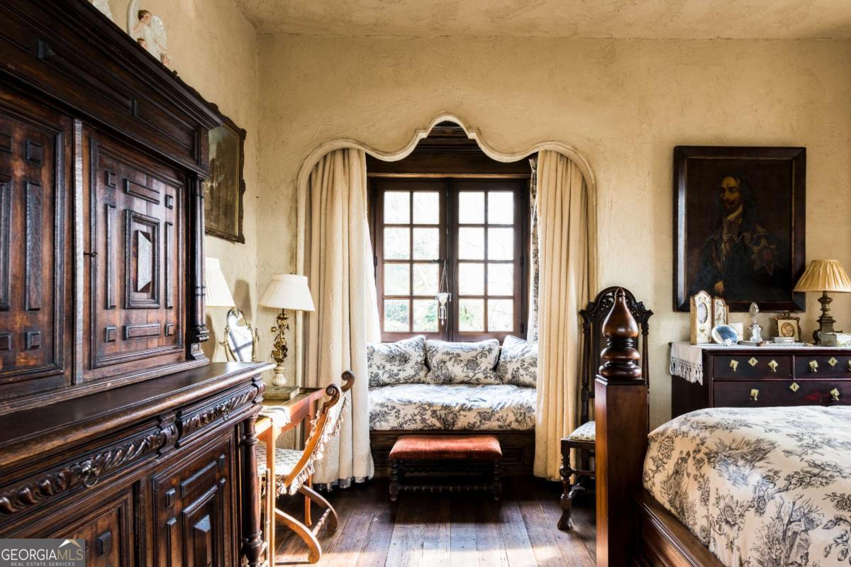 2100 West Wesley Road