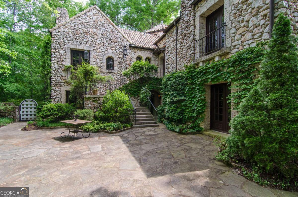 2100 West Wesley Road