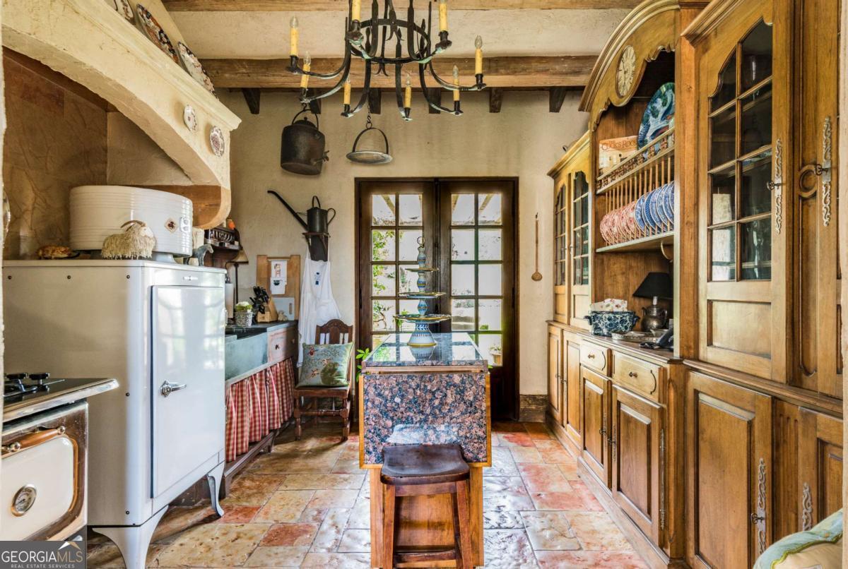 2100 West Wesley Road