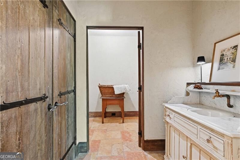 2100 West Wesley Road