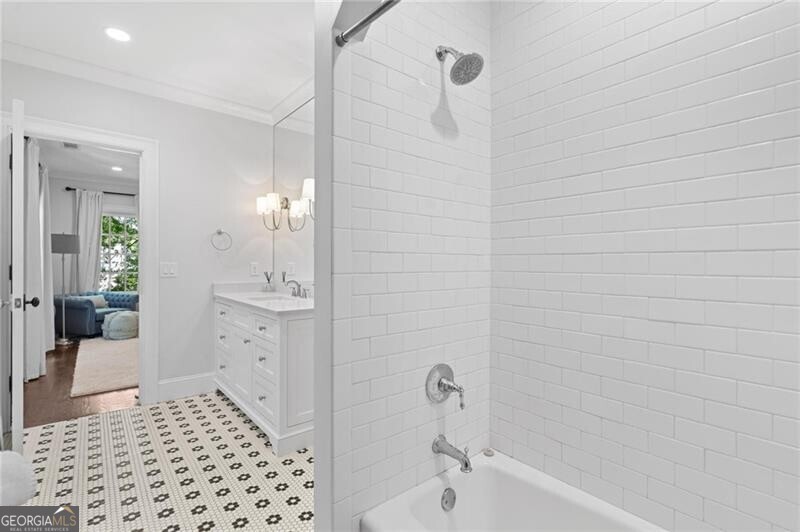 2591 Hyde Manor Drive NW