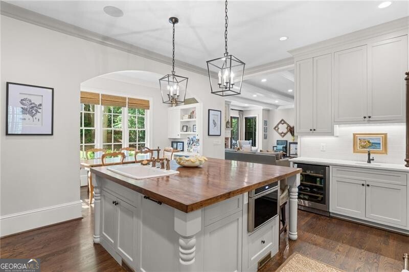 2591 Hyde Manor Drive NW