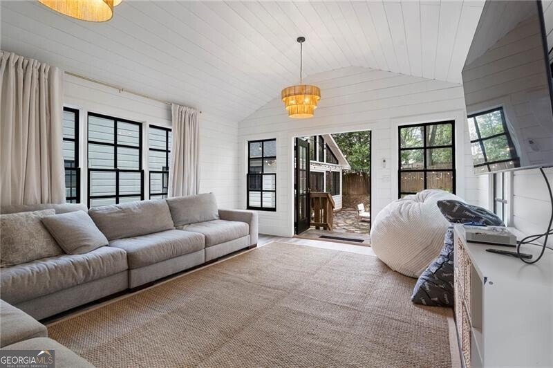 951 Northcliffe Drive NW