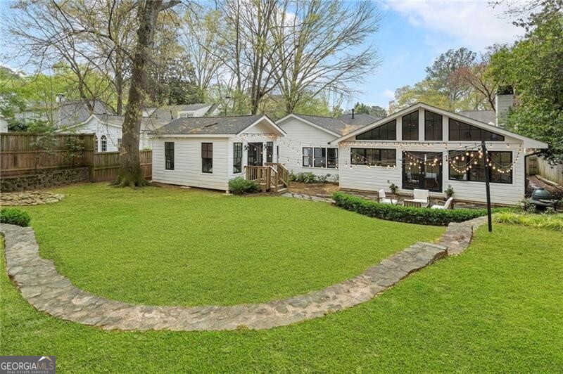 951 Northcliffe Drive NW