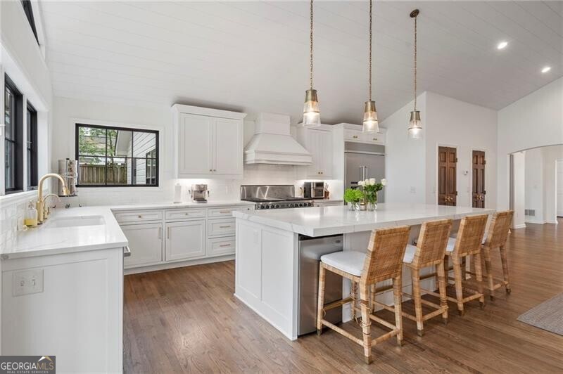 951 Northcliffe Drive NW