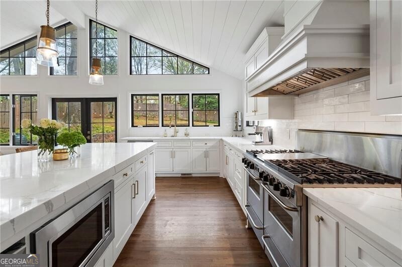 951 Northcliffe Drive NW