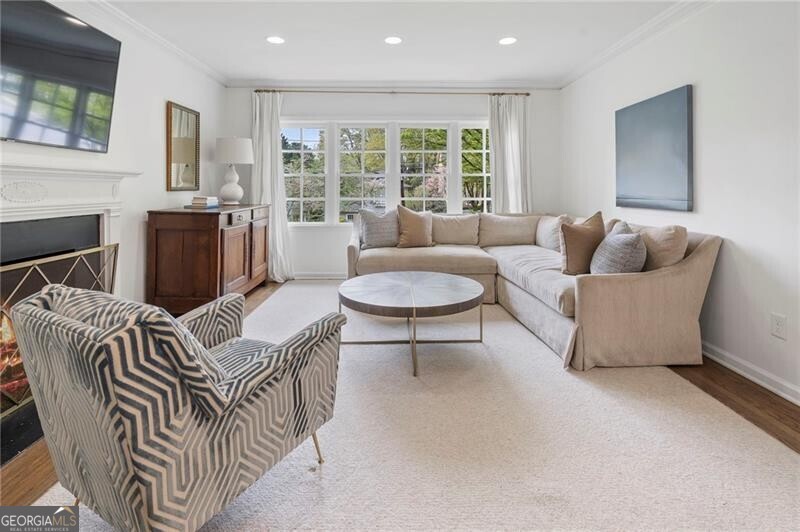 951 Northcliffe Drive NW